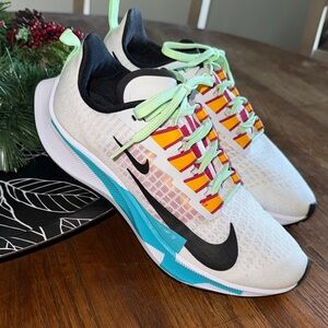 Nike Air Pegasus White Black Womens size 8M with Blue and Yellow Accents